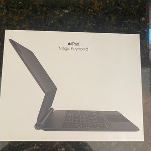 iPad Pro 11inch magic keyboard